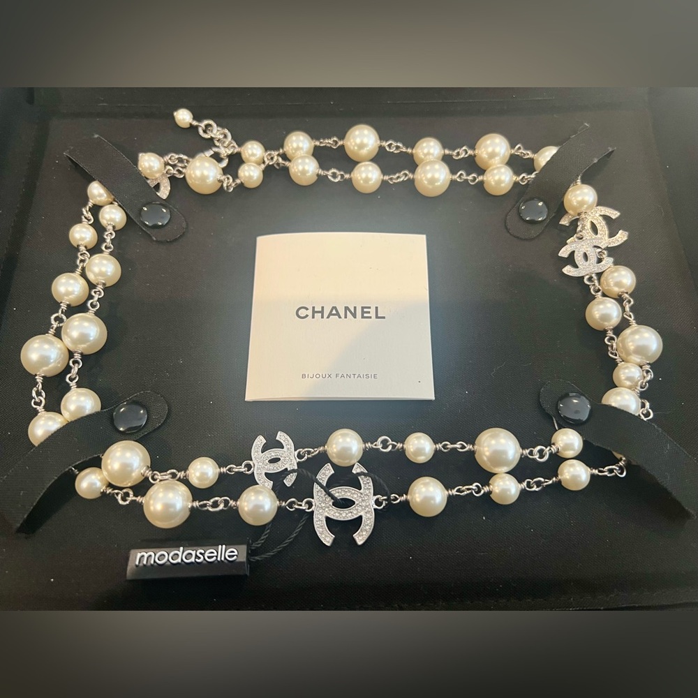 🩷CHANEL Pearl Classic 5c Long Necklace🩷